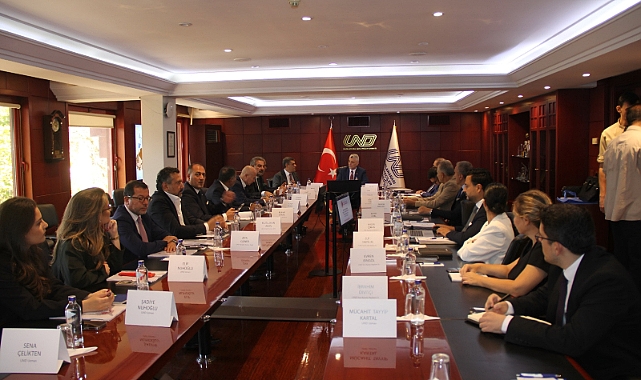 Bakan Bolat: Taşımacılık sektörüyle etle tırnak gibiyiz, sektöre desteğimiz sürecek!