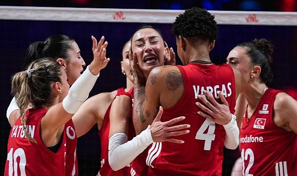 Filenin Sultanları Şampiyon Oldu! Türkiye, VNL 2026 Finalinde Brezilya'yı Devirdi